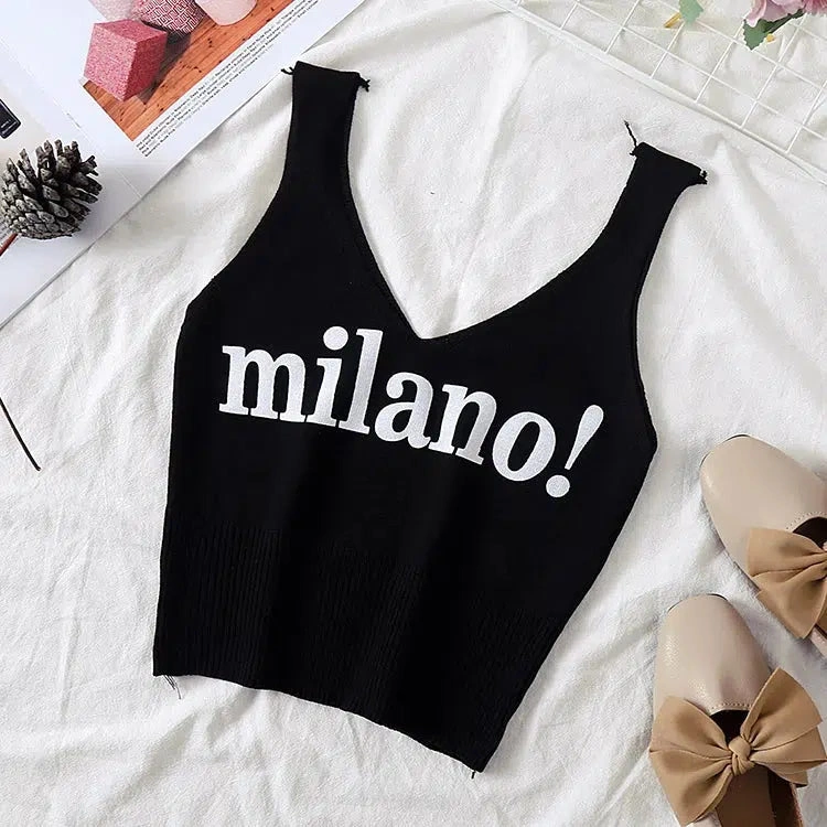 Mailänder Strick-Tanktop: Sommerliches Must-have für deine Garderobe. Leicht, luftig und stilvoll.